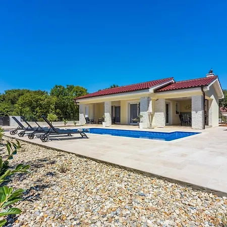 Villa Una Muraj