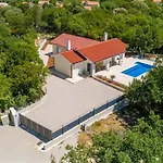 Villa Una Muraj