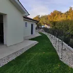 Villa Una